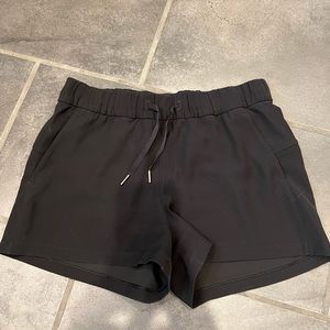 Lululemon Shorts 8” 🍋